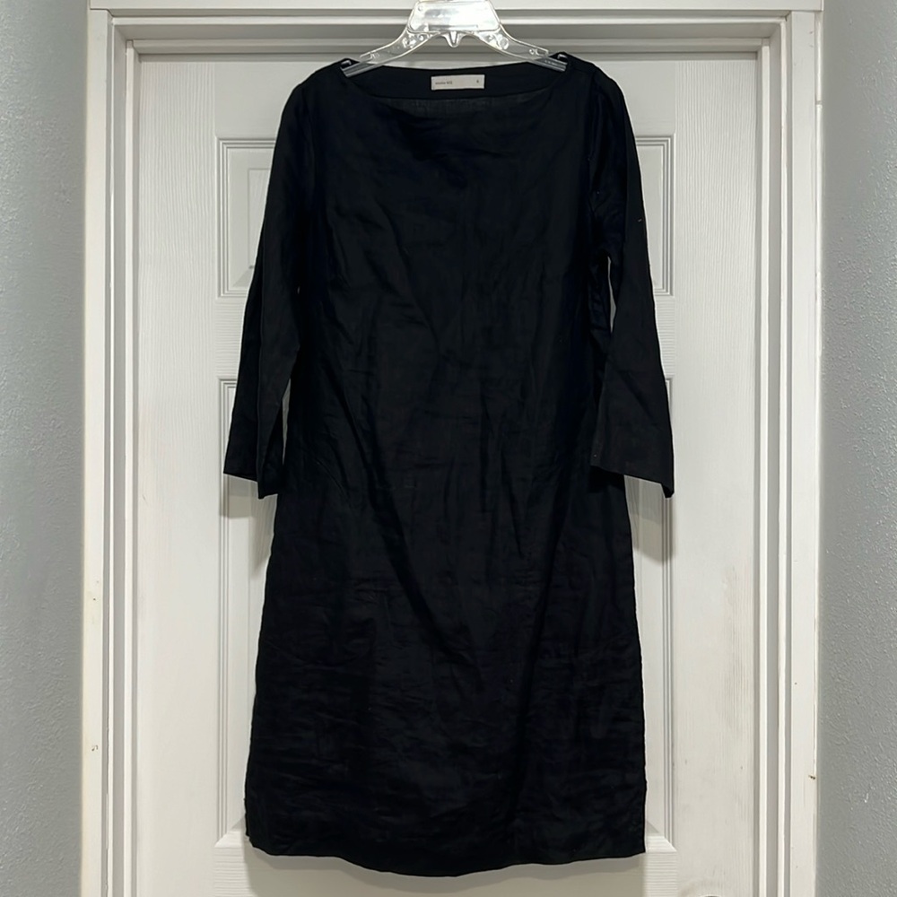 Studio 412 black 100% linen boatneck, knee length dress w/ pockets. Size Small.